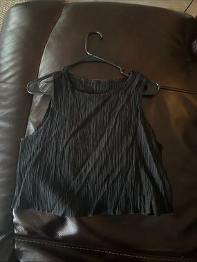 Women's Black Sleeveless Crinkle Crop Top - Classic Minimal